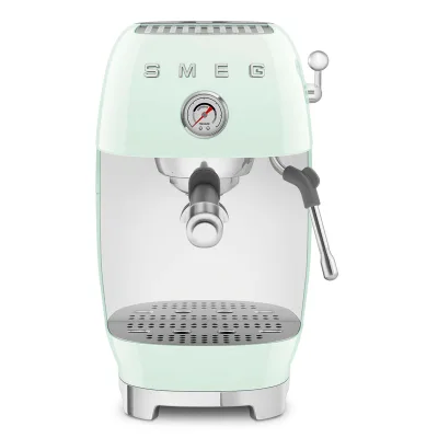 Smeg Manuel espressomaskine med Cold Brew, pastelgrøn