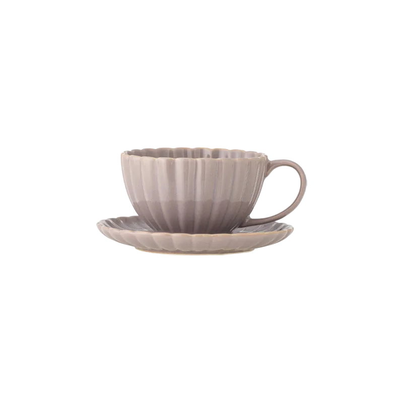 Latina cappuccino kop med underkop - Rosa/lyslilla
