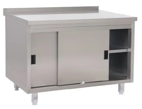 Tysk produceret arbejdsbord i fuldsvejset rustfri stål med bagkant samt 2 hylder m. skydelåger.  600mm - B 1300 x T 600 x H 850 mm
